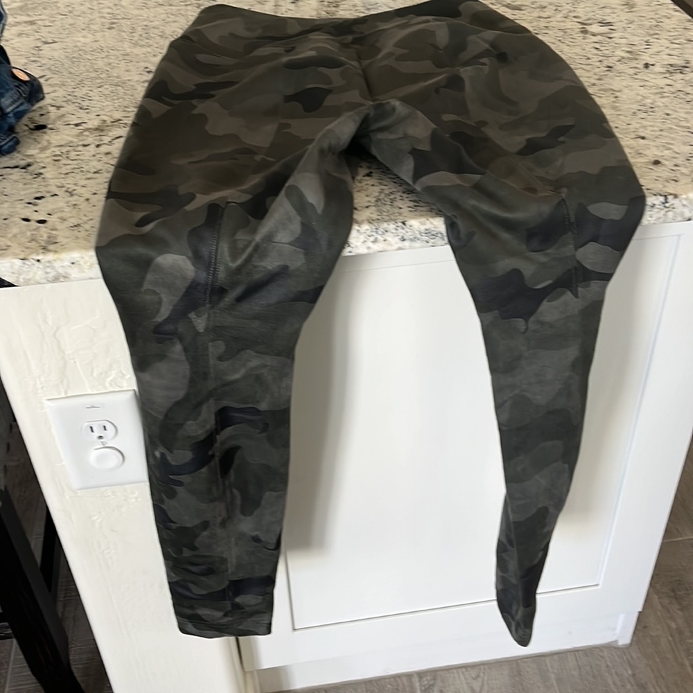 Camo leggings